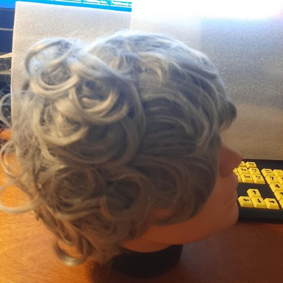 NEW TAG !  Women Short Curly Wig Gray main image 4